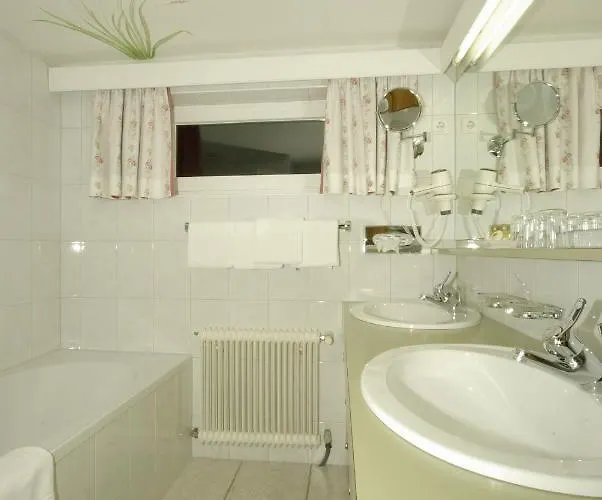 Hubertusklause Aparthotel 3*